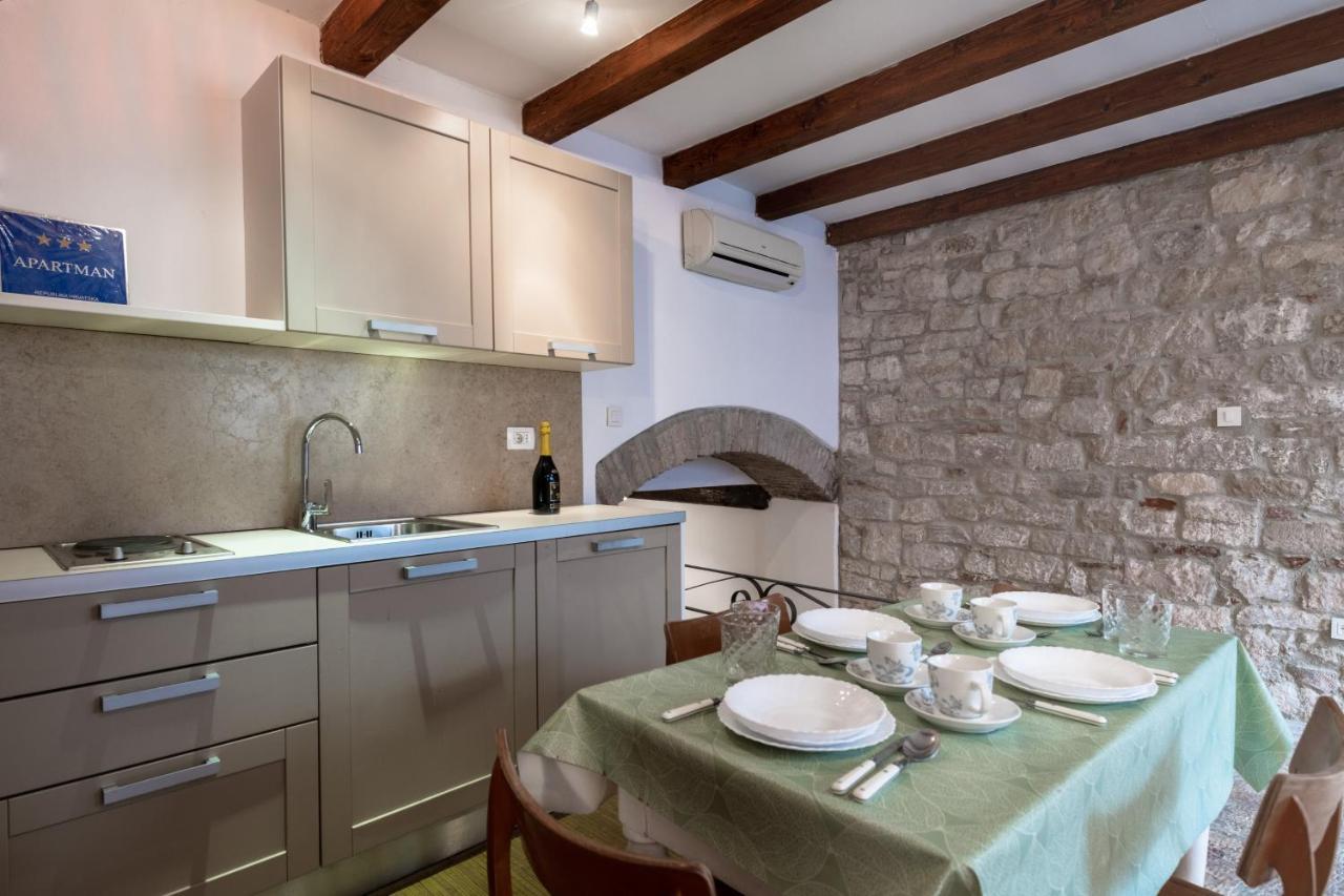 Apartment Blue Bay Free Parking Ровінь Екстер'єр фото