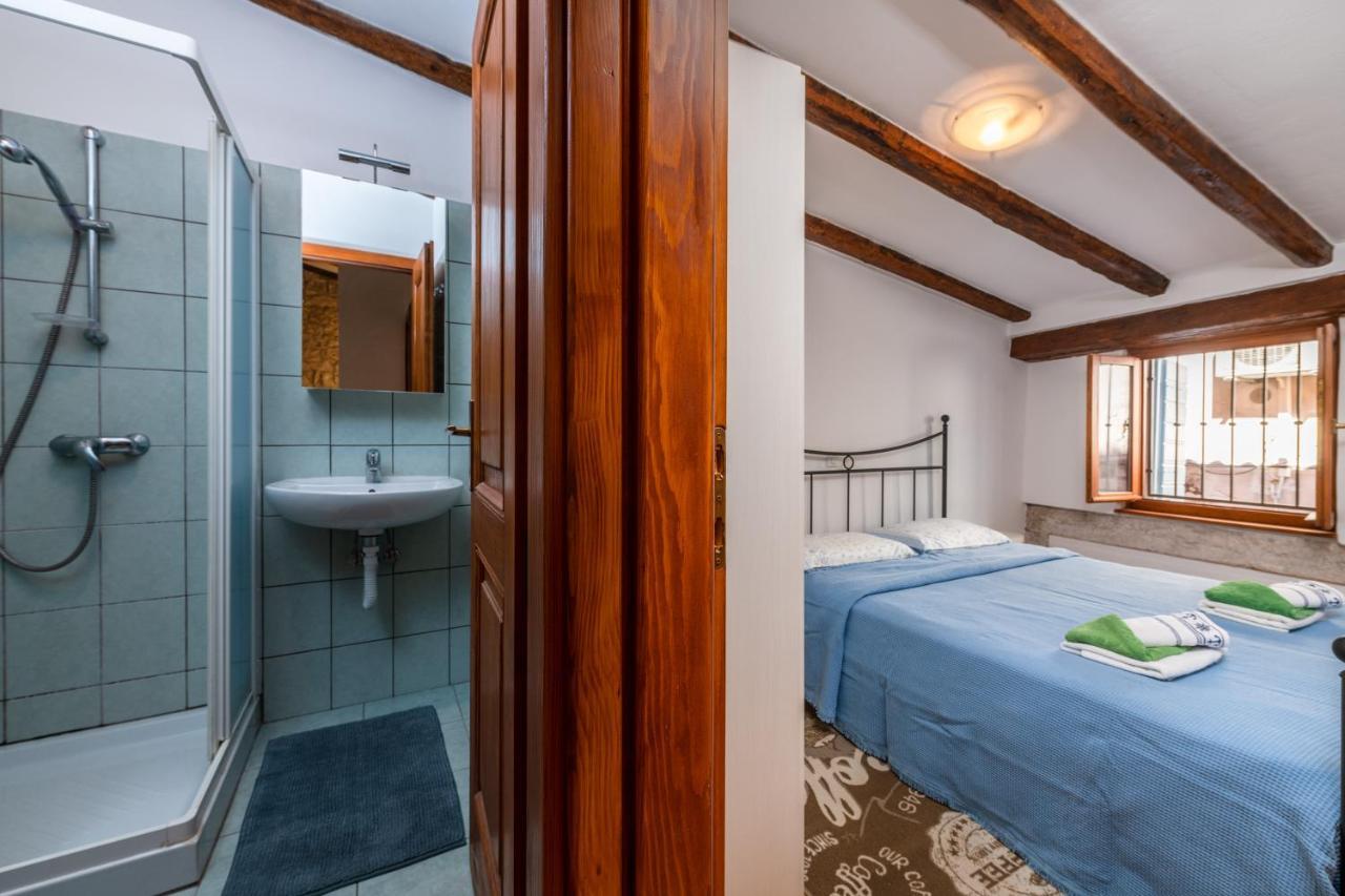 Apartment Blue Bay Free Parking Ровінь Екстер'єр фото